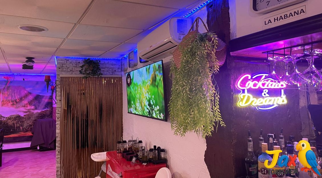 Imágenes del Interior de Jax