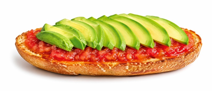 Media tostada, con tomate y aguacate